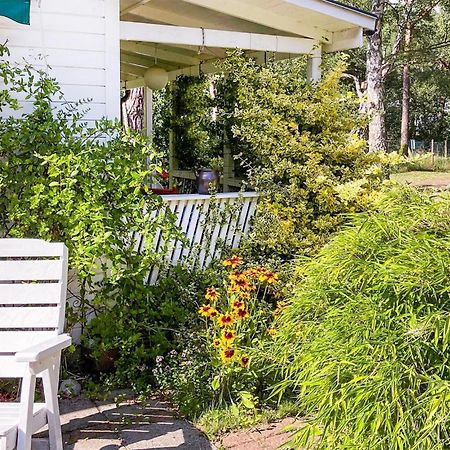 1 Bedroom Amazing Home In Hoellviken Экстерьер фото