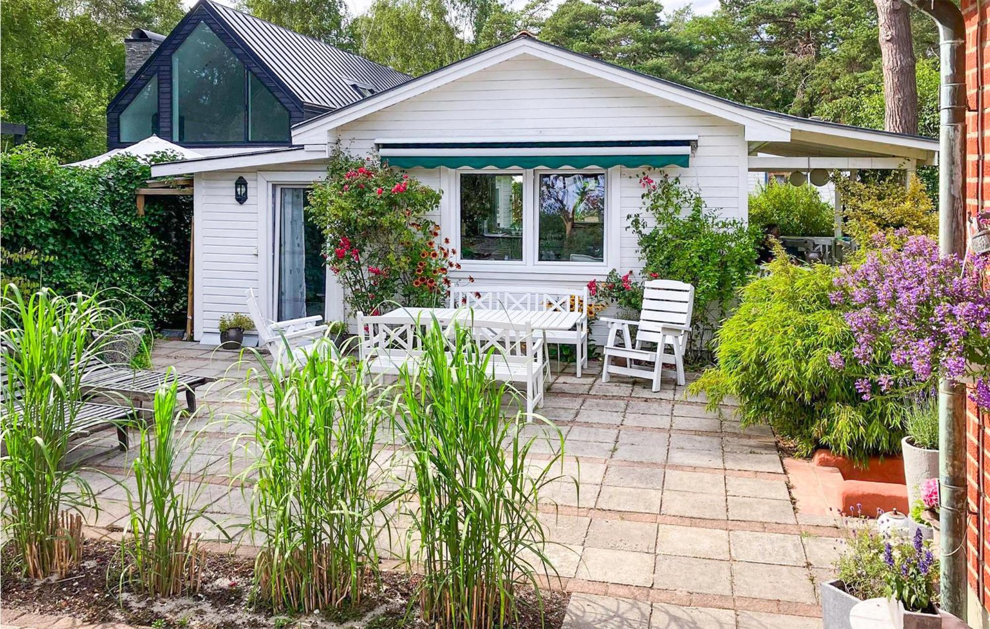 1 Bedroom Amazing Home In Hoellviken Экстерьер фото