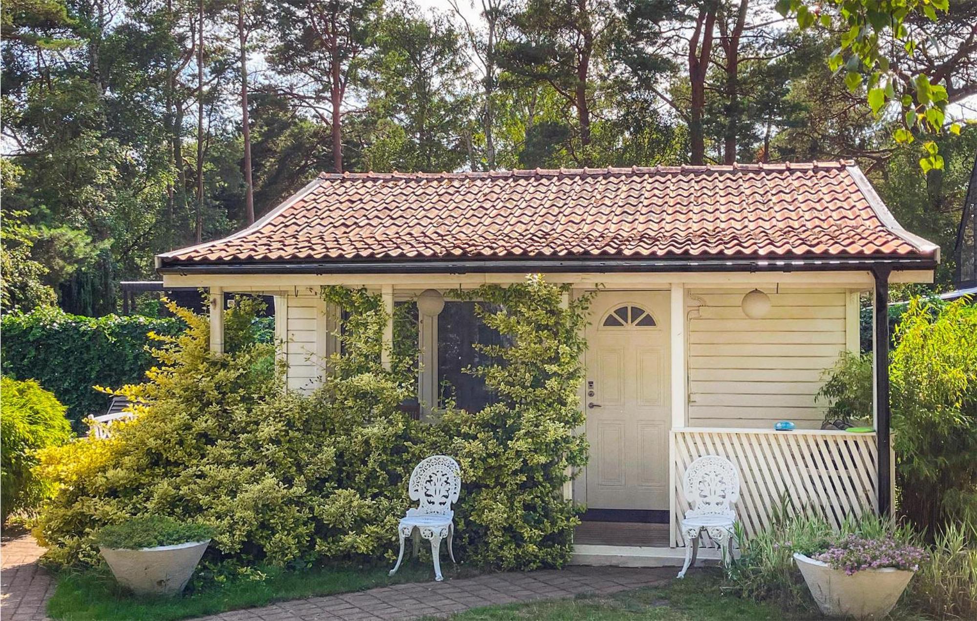 1 Bedroom Amazing Home In Hoellviken Экстерьер фото