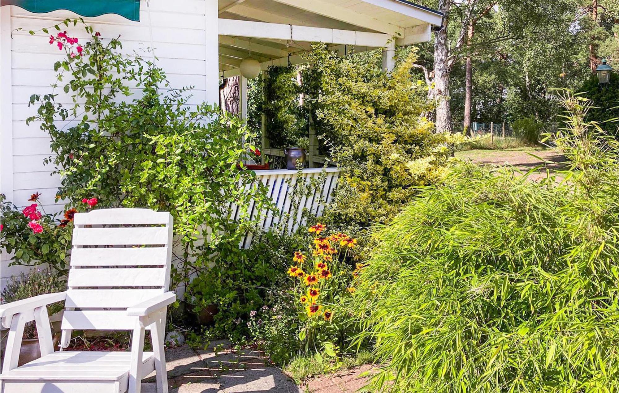 1 Bedroom Amazing Home In Hoellviken Экстерьер фото